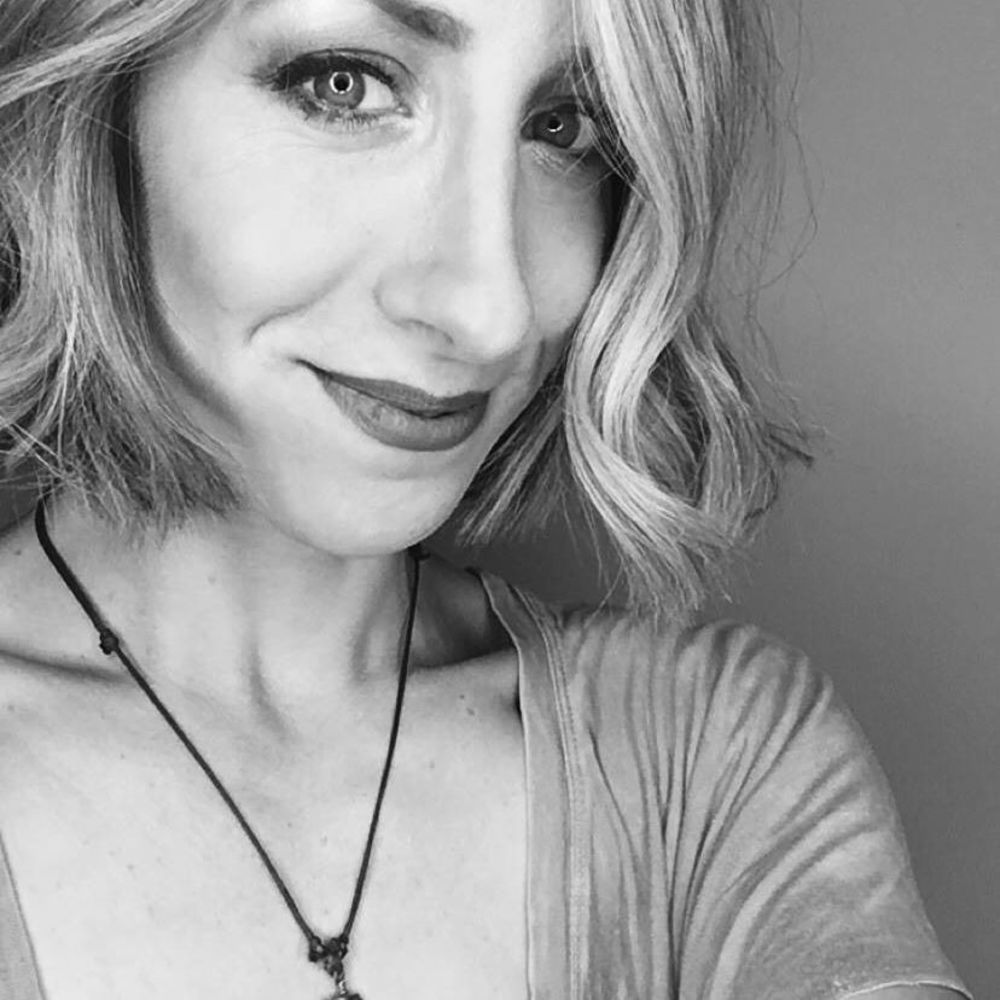 Meet your Posher, Hilary